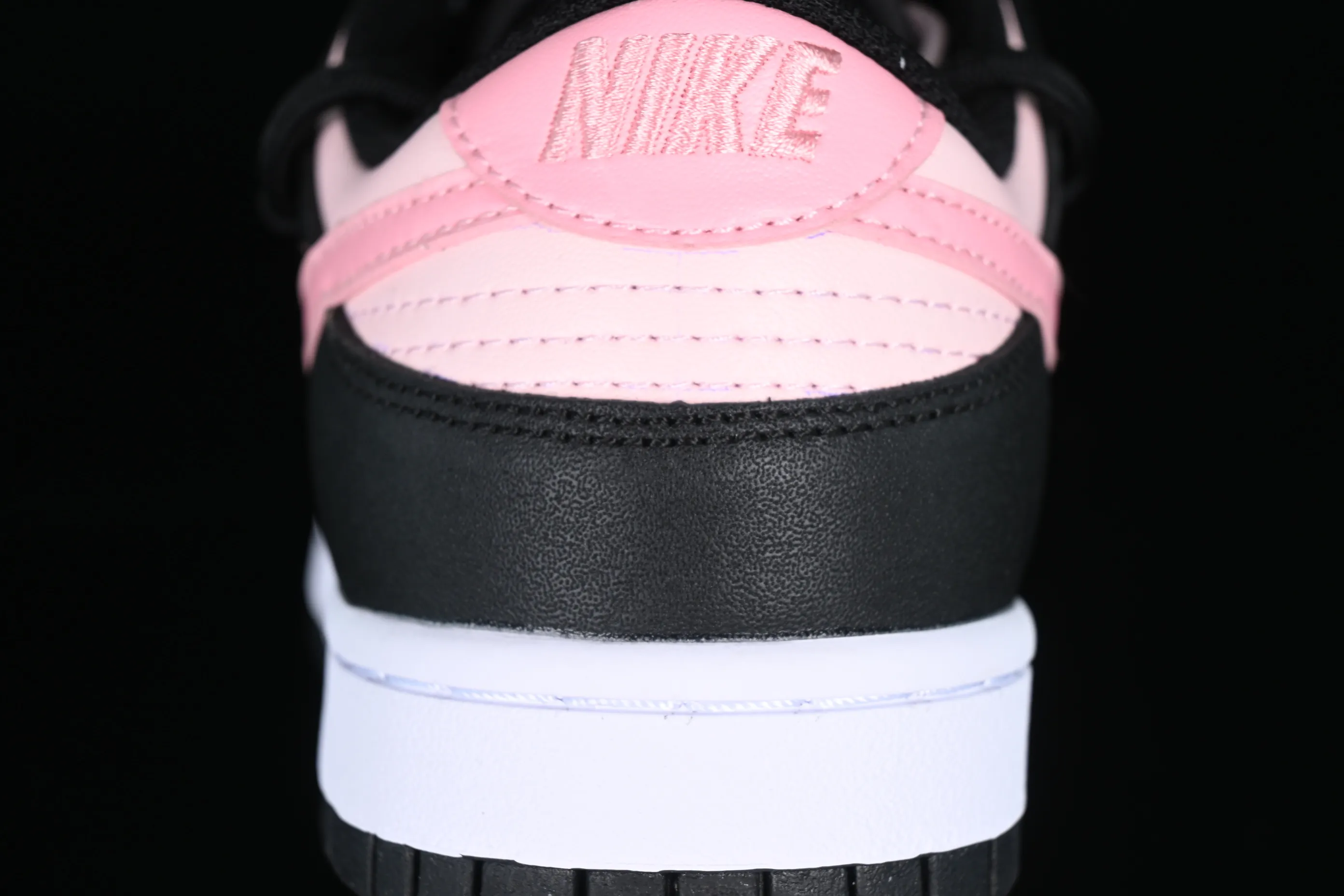 All Categories Nk SB Dunk Series Nk SB Dunk Low Low-top Sneakers Gift Box Nk Dunk Low Tokyo Raspberry Black Pink Customized Deconstructed Strap Casual Sneakers CW1590-100